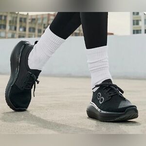 NWT OOFOS OOmg Sport LS Low Recovery Running Shoes W7 (listing as 6 due to fit)